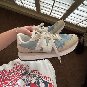 NEW BALANCE SIZE 9